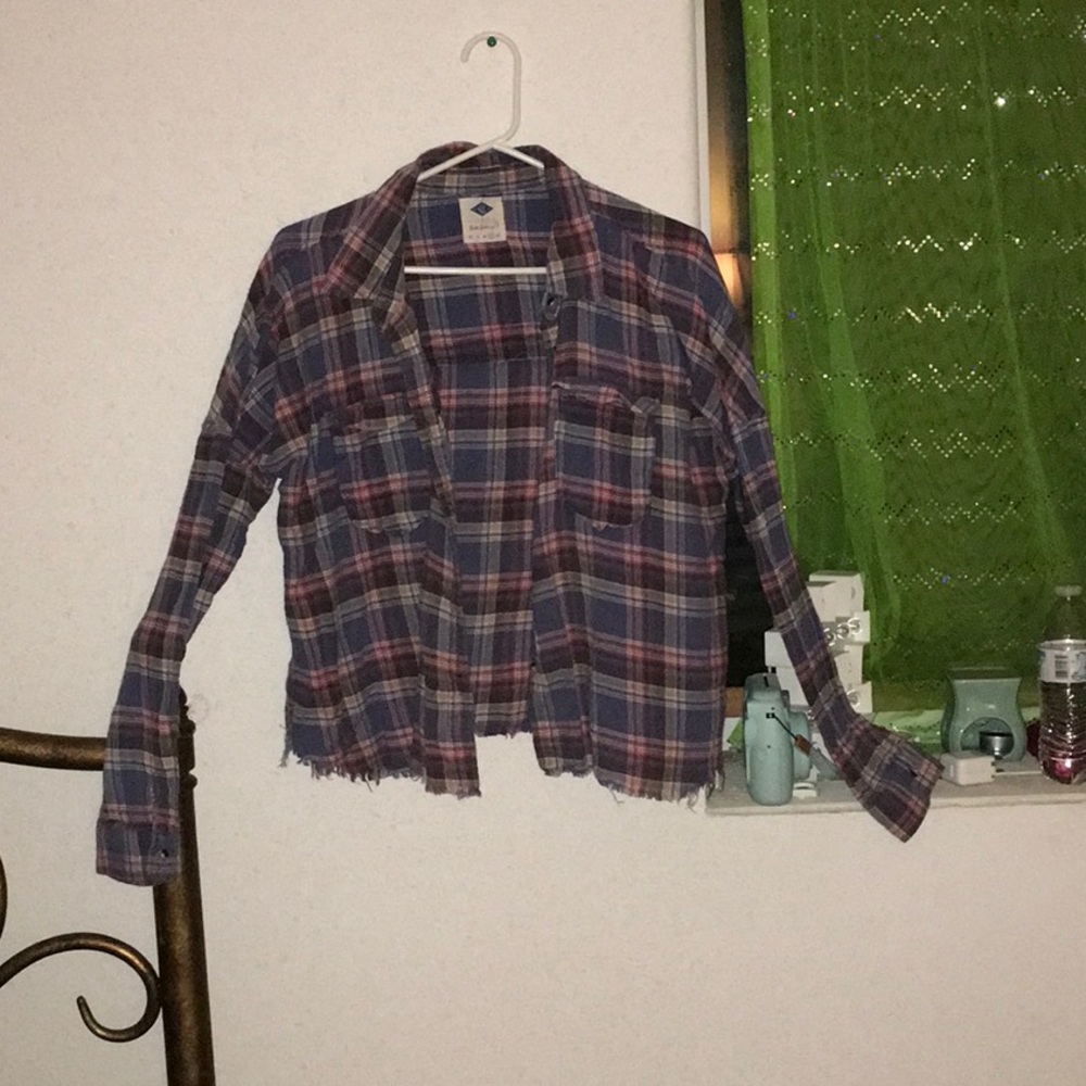 A cropped flannel
